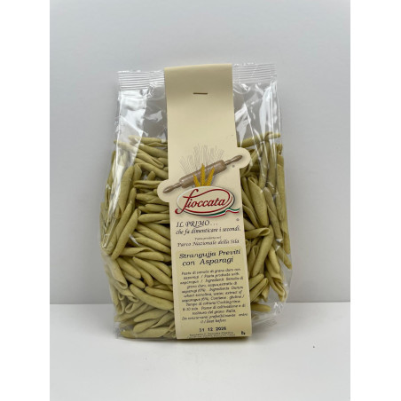 Strangujja Previti con Asparagi z pralesa Sila - Italské těstoviny